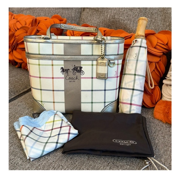 ❣️Coach Gold Trim Heritage Tattersall Canvas Medium Tote, Silk Scarf &Umbrella❣️ - Picture 1 of 14